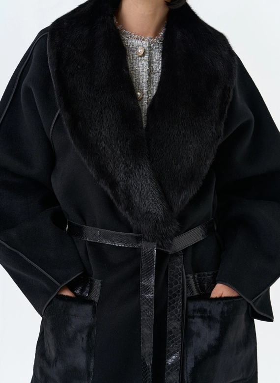 Женское длинное пальто с воротником из меха норки
