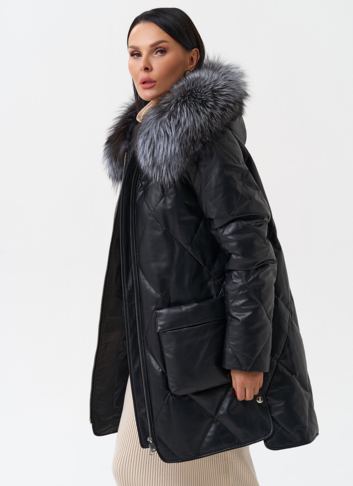 Женский кожаный пуховик с капюшоном