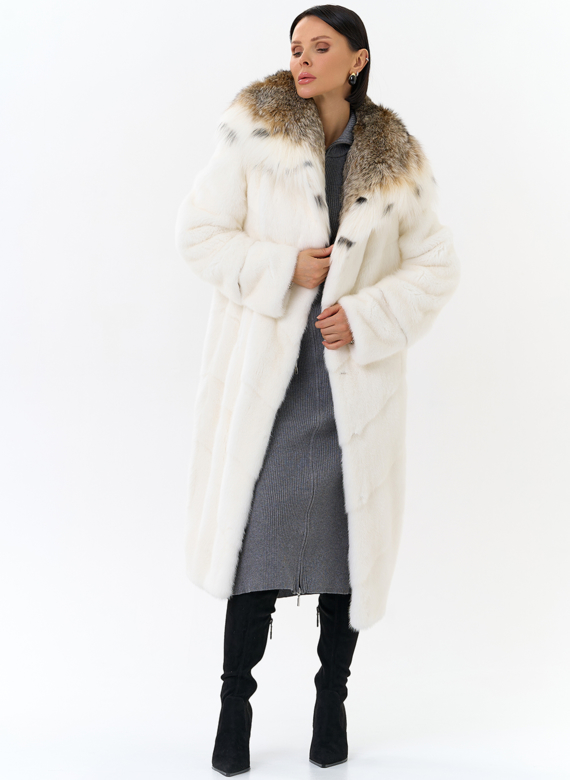 Белая шуба из норки с рысью