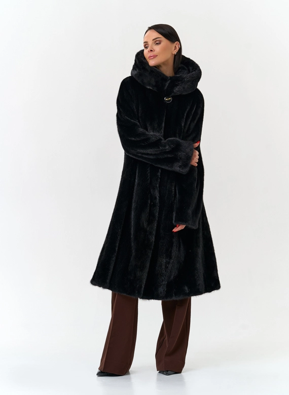 Шуба из меха норки с капюшоном