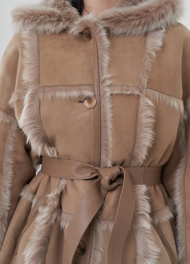 Женская дубленка с капюшоном модель № 25633 универмаг малина