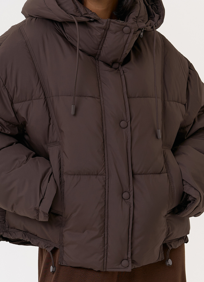 Женский короткий пуховик с капюшоном модель № 31580 универмаг малина