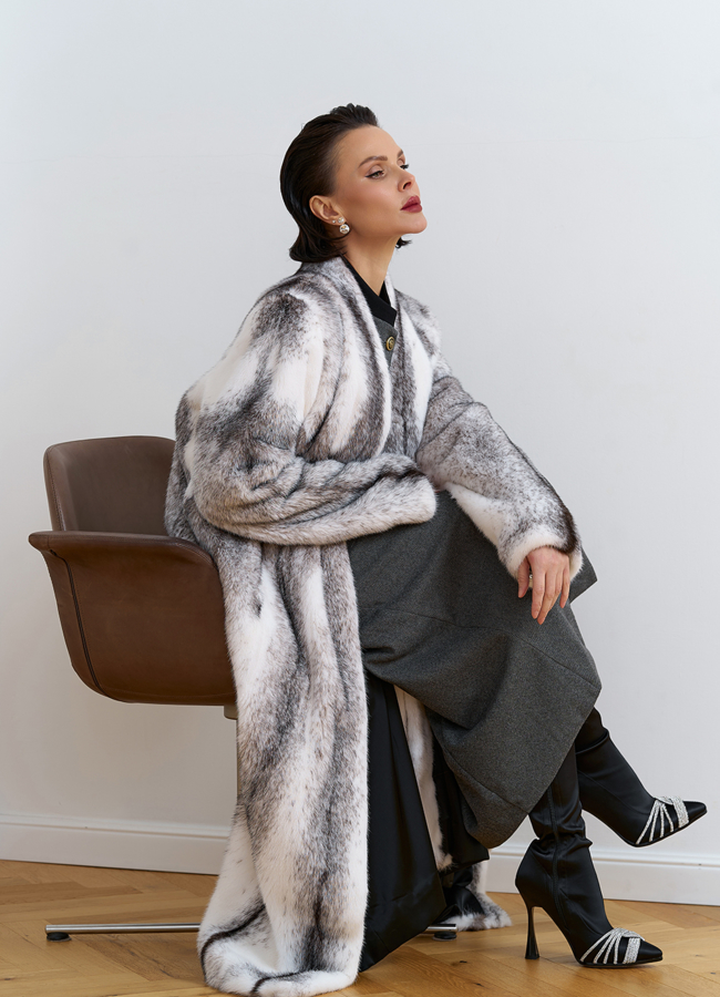 Длинная шуба из норки крестовки модель № 31174 универмаг малина