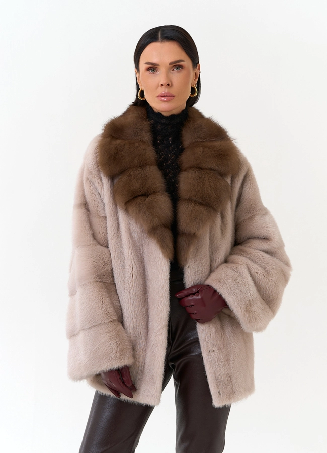 Женская шуба из меха норки с воротником из меха куницы  модель № 34244 в кредит фото