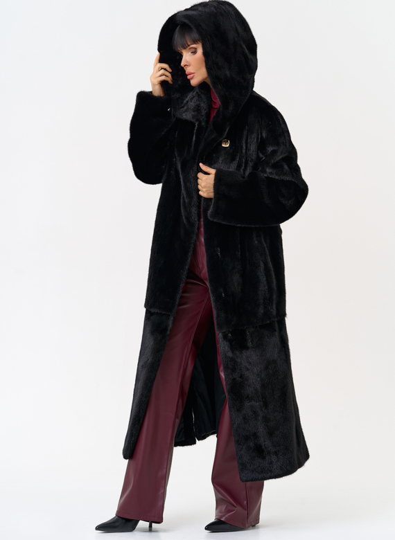 Женская шуба из скандинавской норки с капюшоном