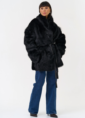 Двухсторонняя дубленка черного цвета с декоративным поясом